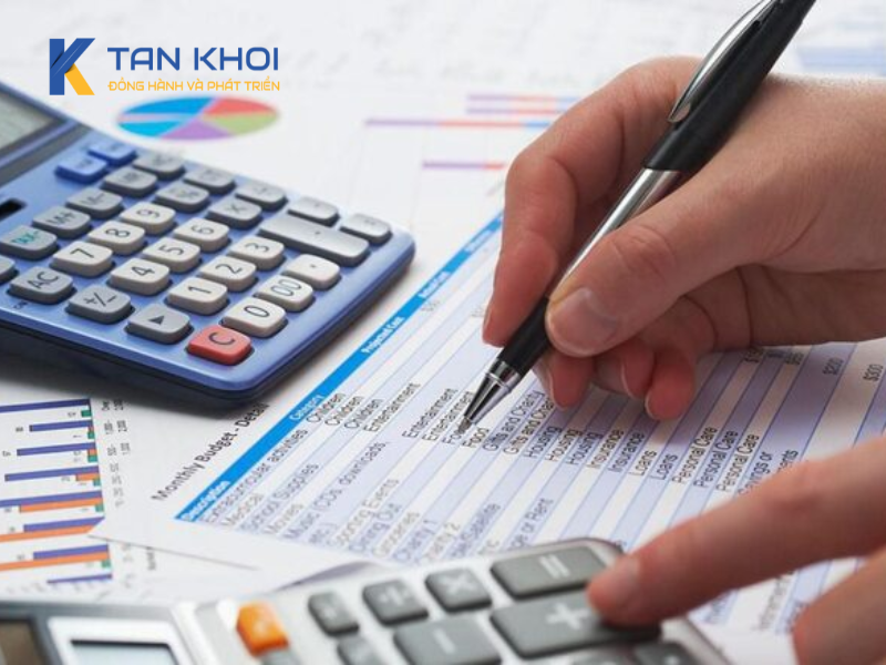 Theo dõi và kiểm tra chi phí thường xuyên